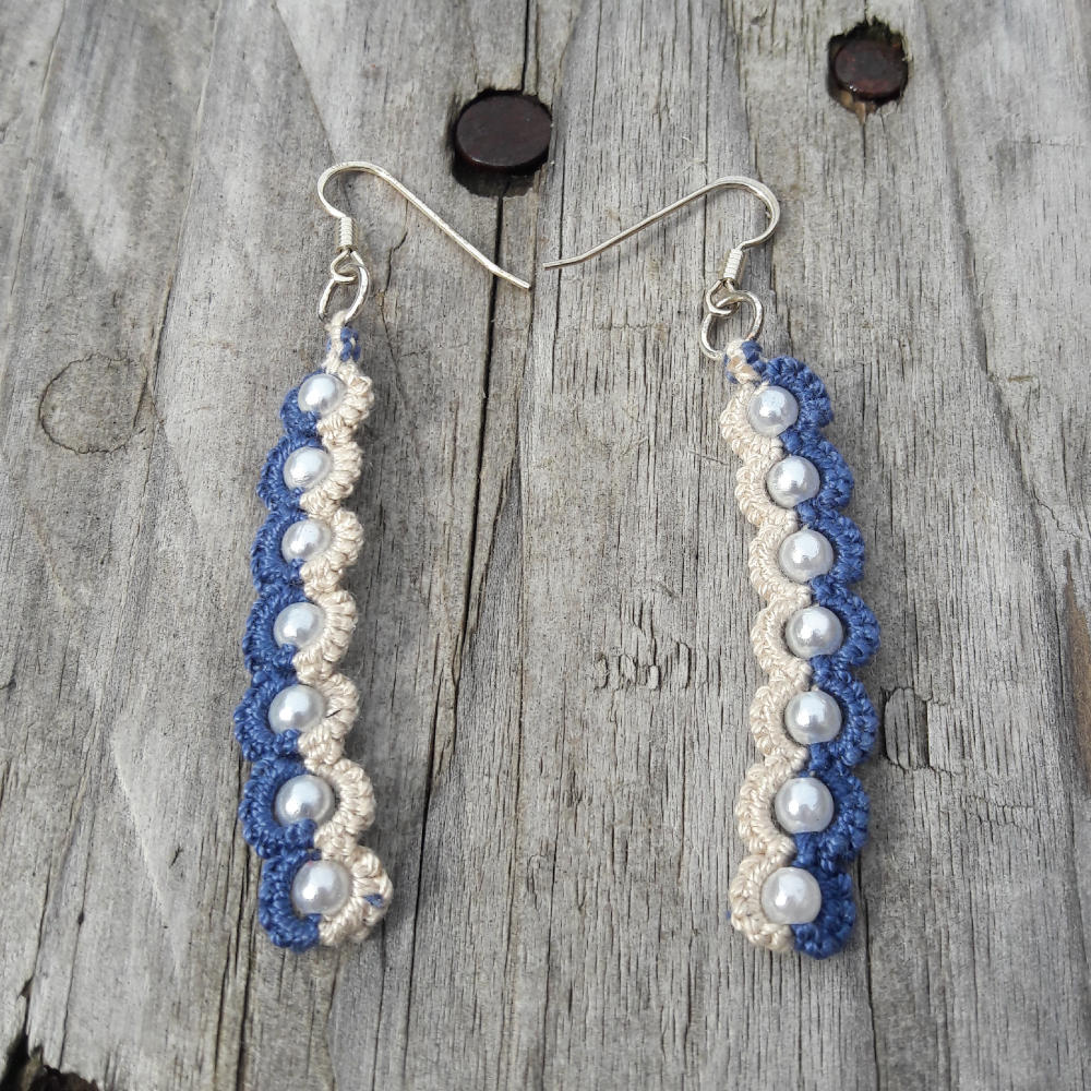 Ohrhänger Duett beige und jeansblau mit weißen Perlen