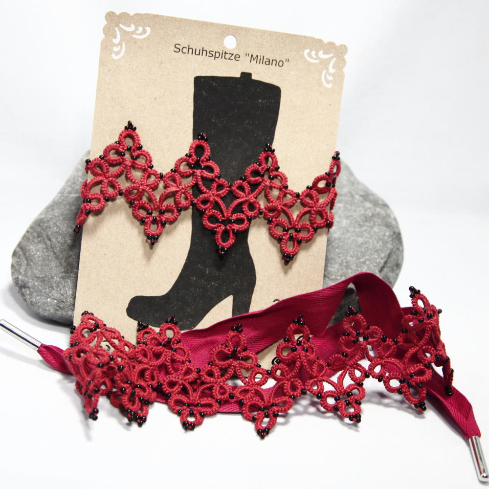 Schuhspitze Milano aus roter Baumwolle mit schwarzen Perlchen